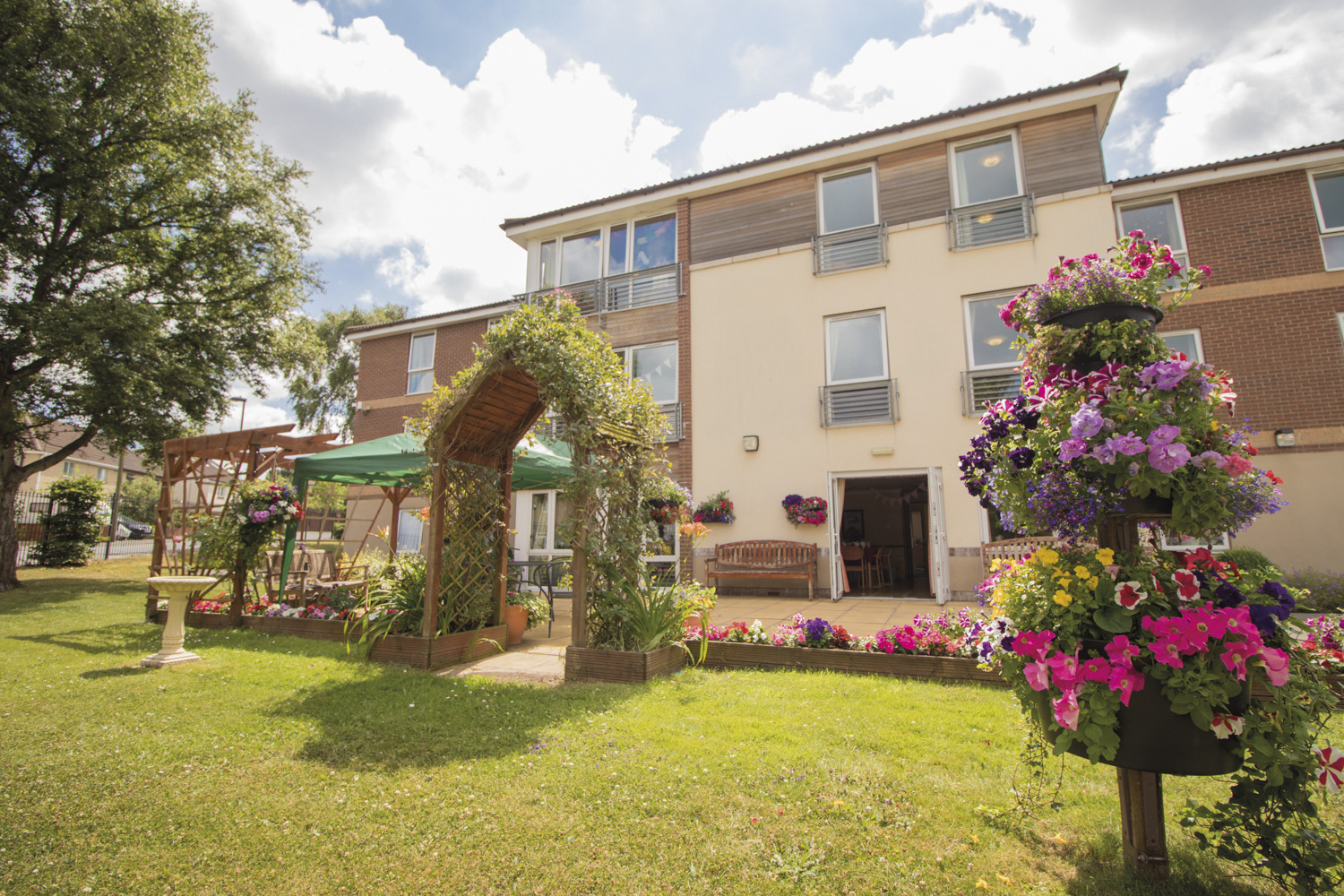 Avon Lodge Care Home praised as ‘loving’ and ‘warm’ Healthcare Homes