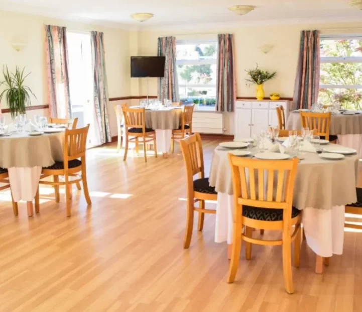 Bright and spacious dining room at Cedar Court nursing home in Witney