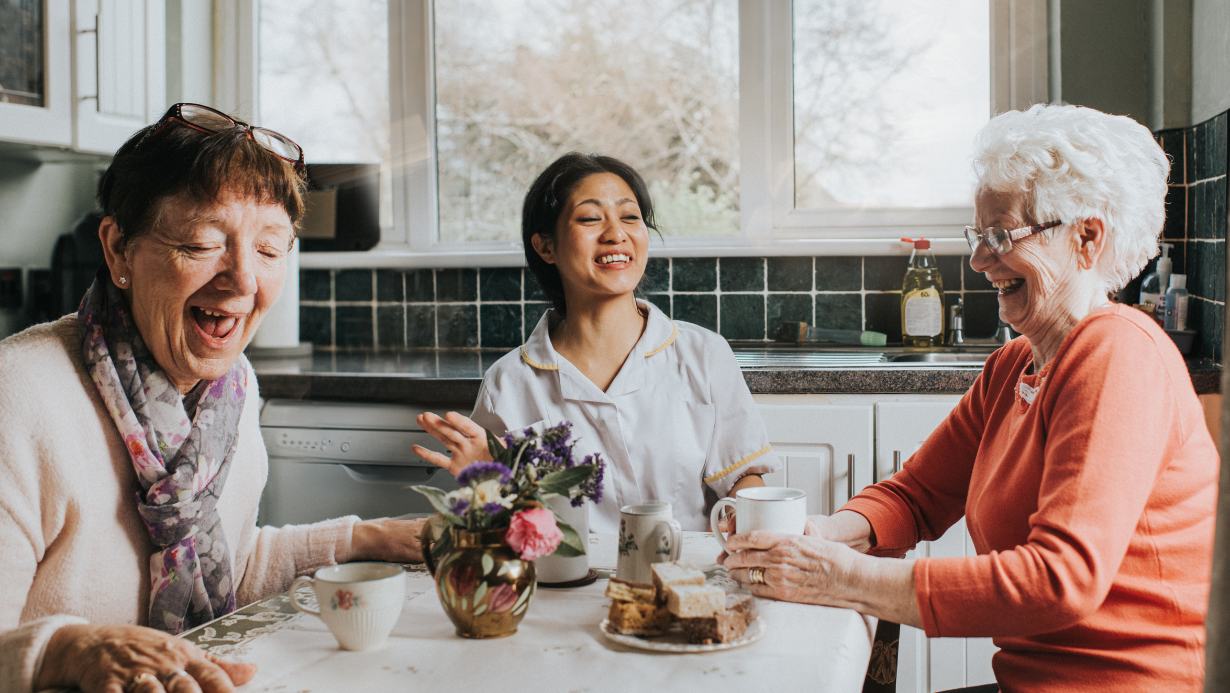 Live-in care providers vs agencies: Which to choose?